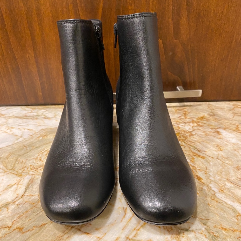 Clarks Chartli Valley Leather Booties (NWOT)